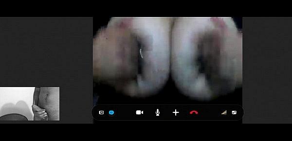  tetona muestra sus tetas por skype